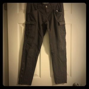 Olive green skinny cargo pants. Worn once!