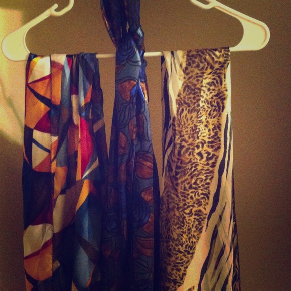 *Traded* Scarfs bundle