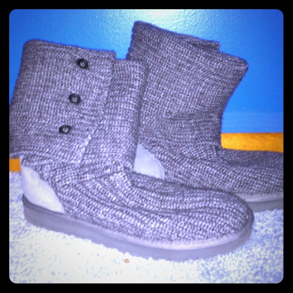 Brand new! UGG Knit Boots - Grey