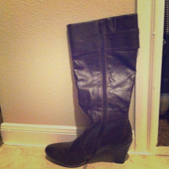 Brown boots