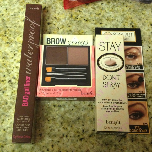 Benefit bundle with too faced pallet