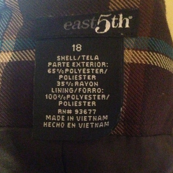 Dark brown skirt goes fabulously with boots - Picture 3 of 3