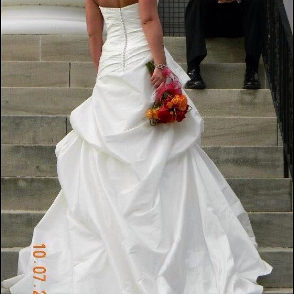 Authentic Modeca Size 8 Wedding Dress - Picture 2 of 4