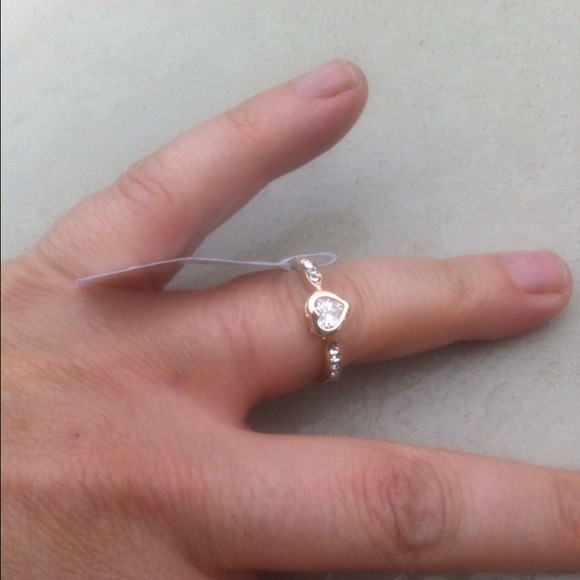 Jewelry - Reserved @samzstar Stunning heart ring size 7