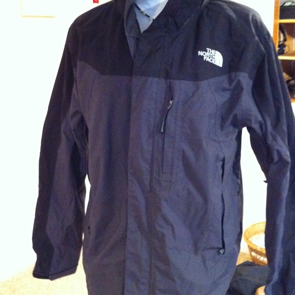 ⁯HOLD!🙋⁯💟Reduced! North Face waterproof jacket!