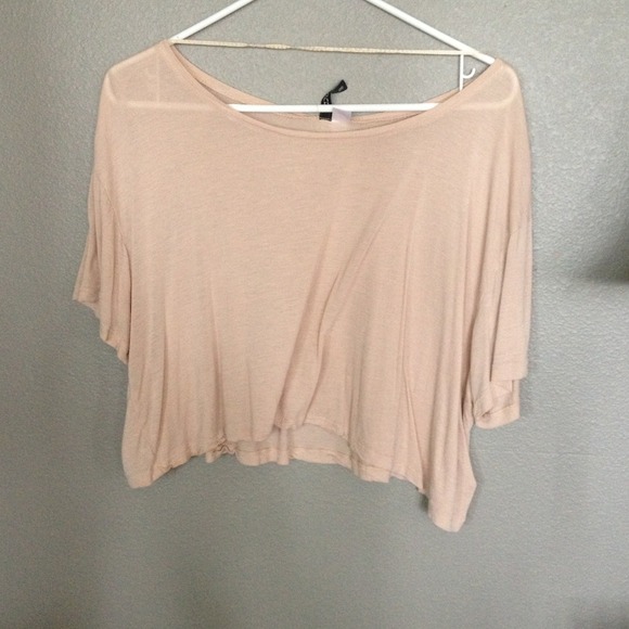 Sold🎁H&M light pink crop top