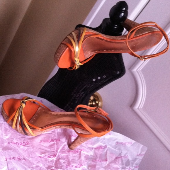 BCBG ✨Orange/Yellow/Chocolate ✨Sandals