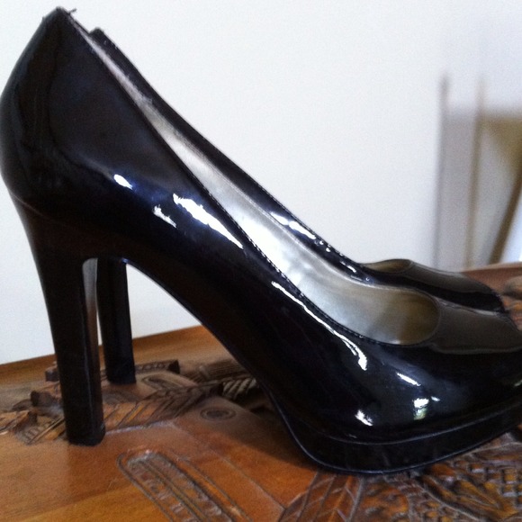 SOLD @anndrey1024 👠...SALE..Peep toe 3" Heels👠
