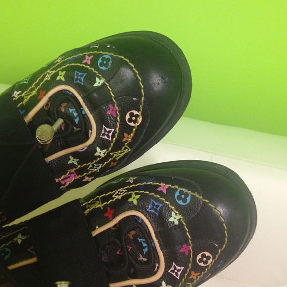 Authentic LV Sneakers ⚡️SOLD ⚡️ - Picture 2 of 3