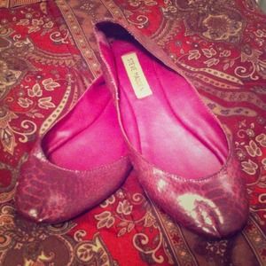 Steve Madden Purple Snake Skin flats