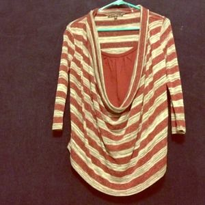 Almost famous burgundy and gray 3/4 sleeve top
