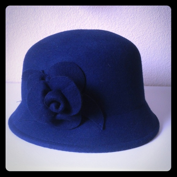 NWT Forever 21 Cloche Hat