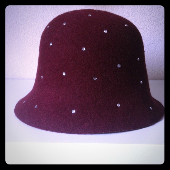 100% wool cloche hat burgundy color
