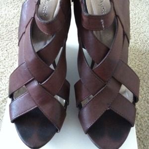 QUPID gladiator wedges