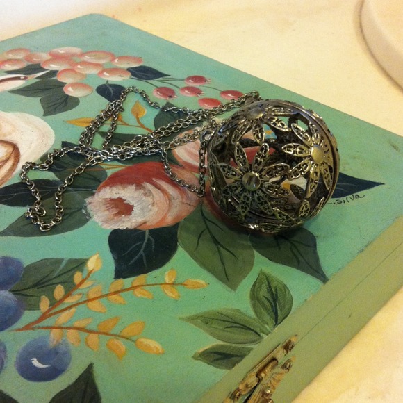 Bronze necklace - Picture 1 of 1