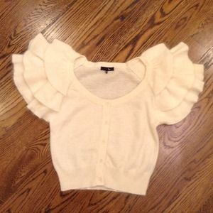 💋Cream angora wool ruffle sleeve sweater. size S
