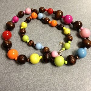 Colorful fashion necklace