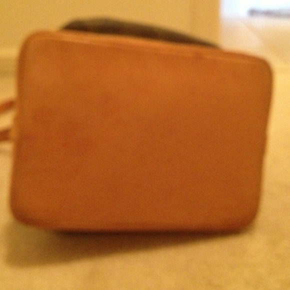 😍😍SOLD😍😍Authentic Louis Vuitton purse! - Picture 3 of 4