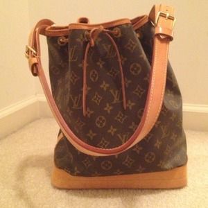 😍😍SOLD😍😍Authentic Louis Vuitton purse!
