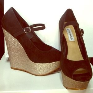 Steve Madden wedge size:6