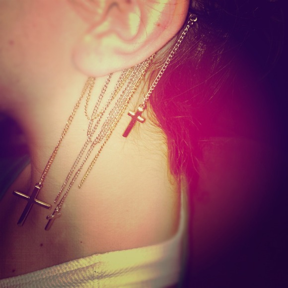 Cross gold ear cuff