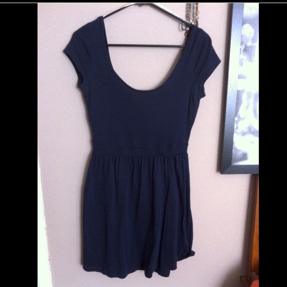 Cute scoop neck dress - Picture 1 of 3