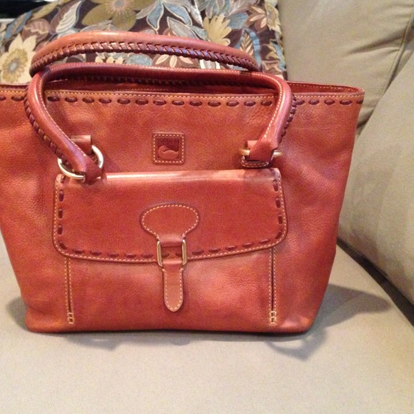 Dooney & Bourke medium pocket shopper
