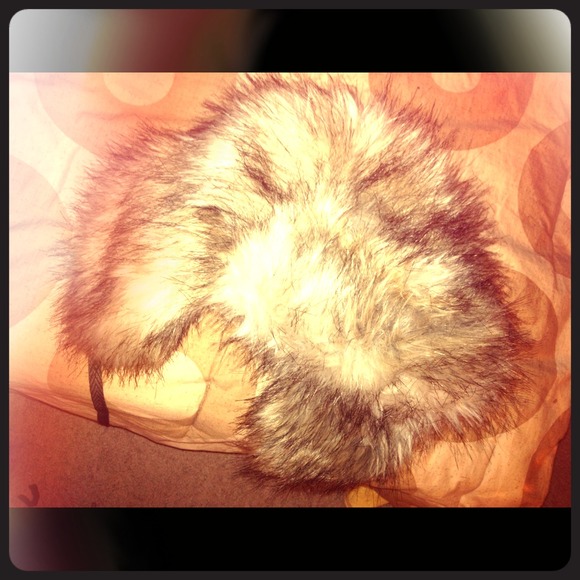 H&M white fluffy snow hat!
