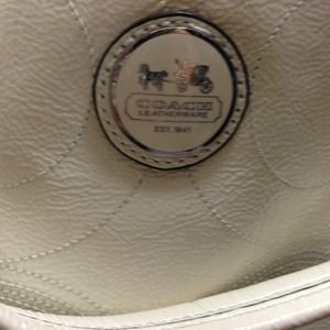 Authentic white coach handbag (large)