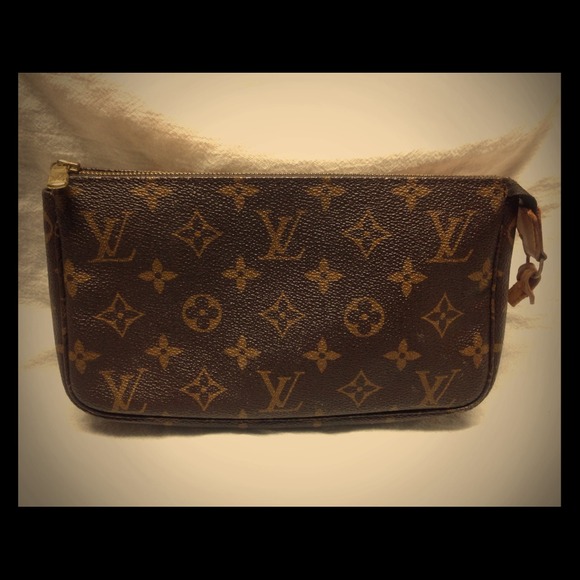 ❗RESERVED 4 LORI❗Auth. Louis Vuitton Clutch Purse