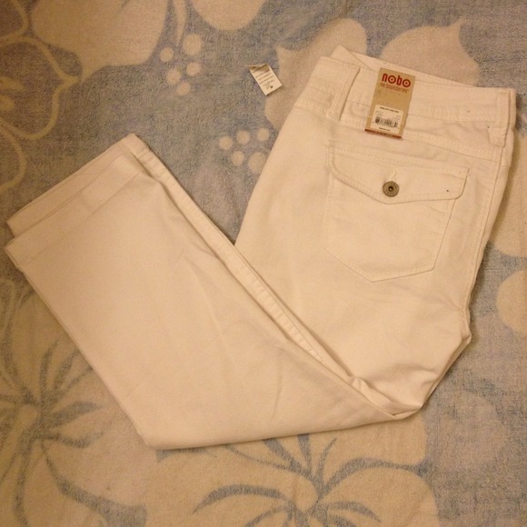 ❌💲OLD❌NWT white No Boundaries capri