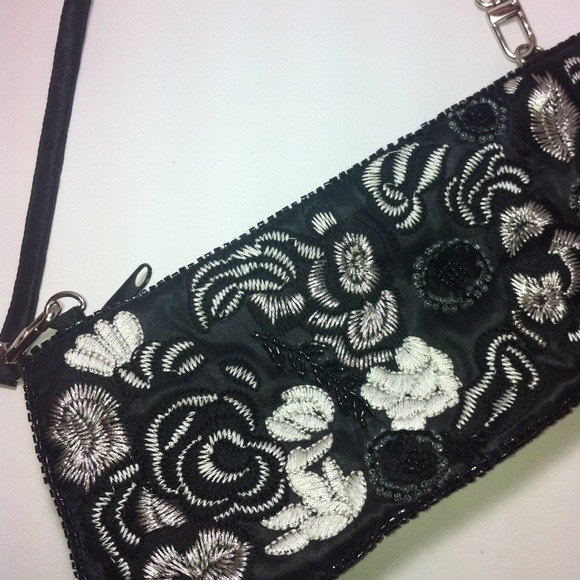 Blk, White & Grey Silky Embroidered Purse