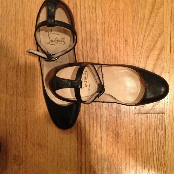 ❤SOLD IN BUNDLE❤AUTHENTIC Christian Louboutins - Picture 2 of 4