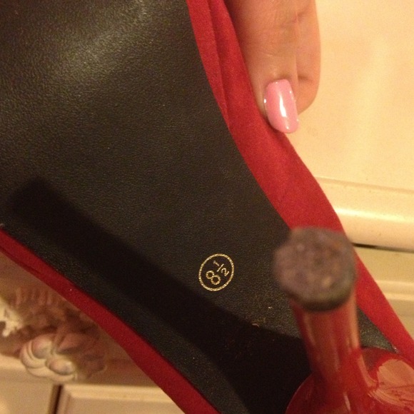 REDUCED Red Pumps - Picture 2 of 2