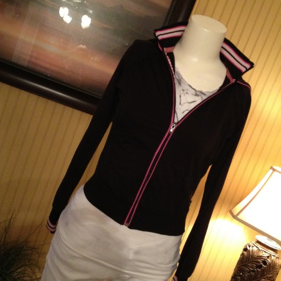 Flaskis15 wed.3/27Jacket with hood