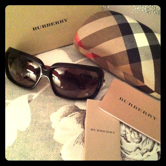 ❌❌ SOLD ❌❌100% Authentic Burberry Sunglasses