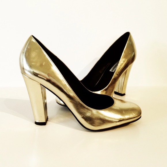 Steve Madden gold pumps