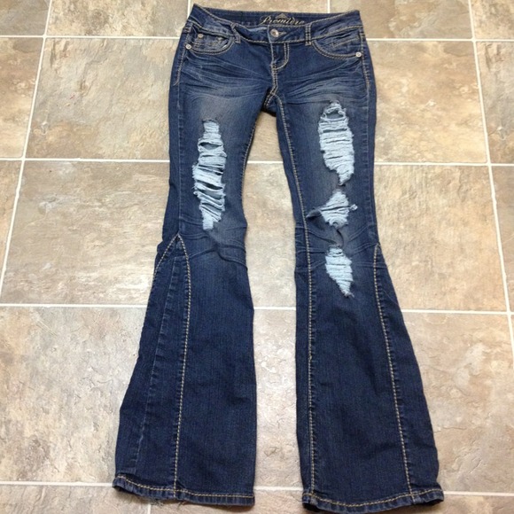 Denim - 💢RESERVE💢Adorable distressed denim