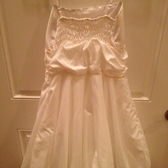creamy white dress - Picture 2 of 3