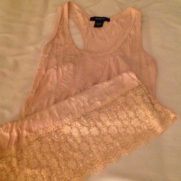 Arden B racer back top with lace edges❤