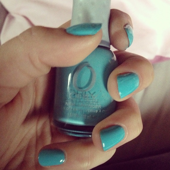 Tiffany blue nail polish