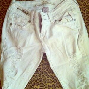 White destroyed straight legged jean