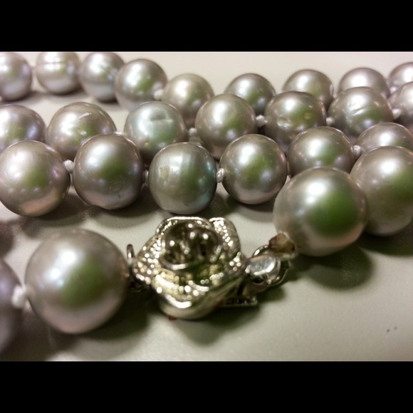 AA+ grade Gray Pearl necklace ~ 17" - Picture 3 of 4