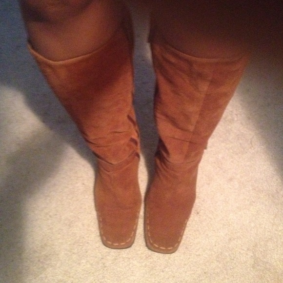 Suede boots