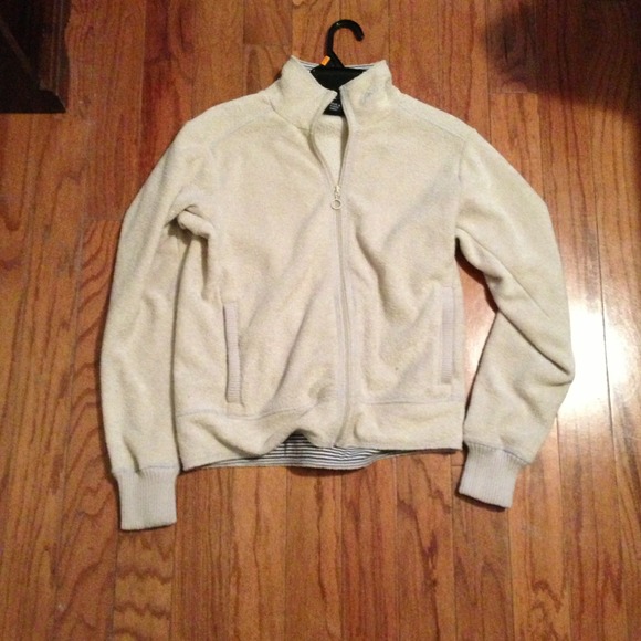 HOLD..kavu soft fleece jacket. Beige