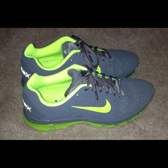 💢💢SOLD💢💢Mens Nike Air Max sneaker
