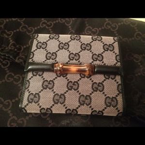 SOLD!! Gucci baby pink wallet