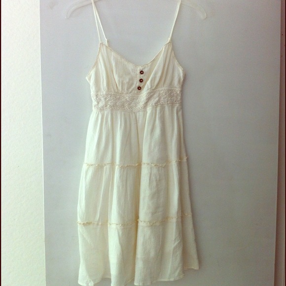 🔴REDUCED PRICE🔴 Cream Spaghetti Strap Sundress