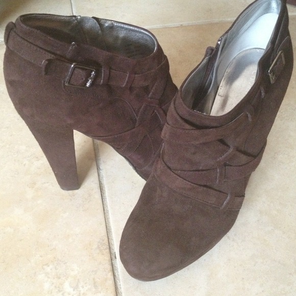 Brand New W/O Tags Calvin Klein Booties size 8.5 M