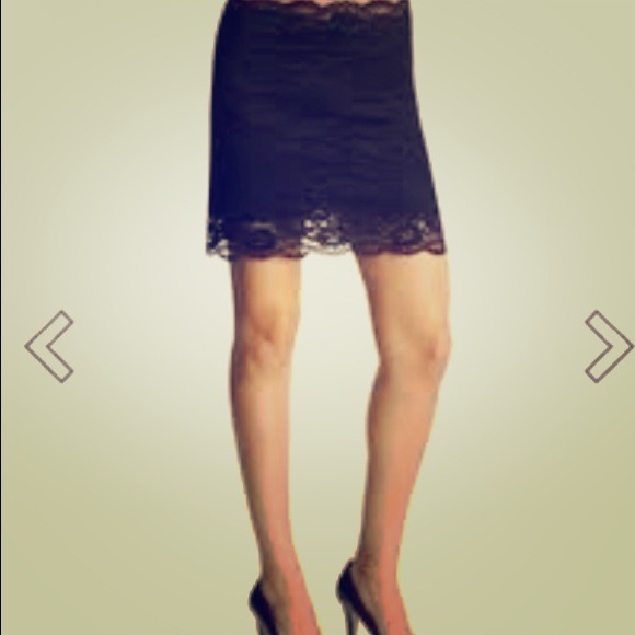 ✨Reserved✨ Brandy Melville Leah lace skirt